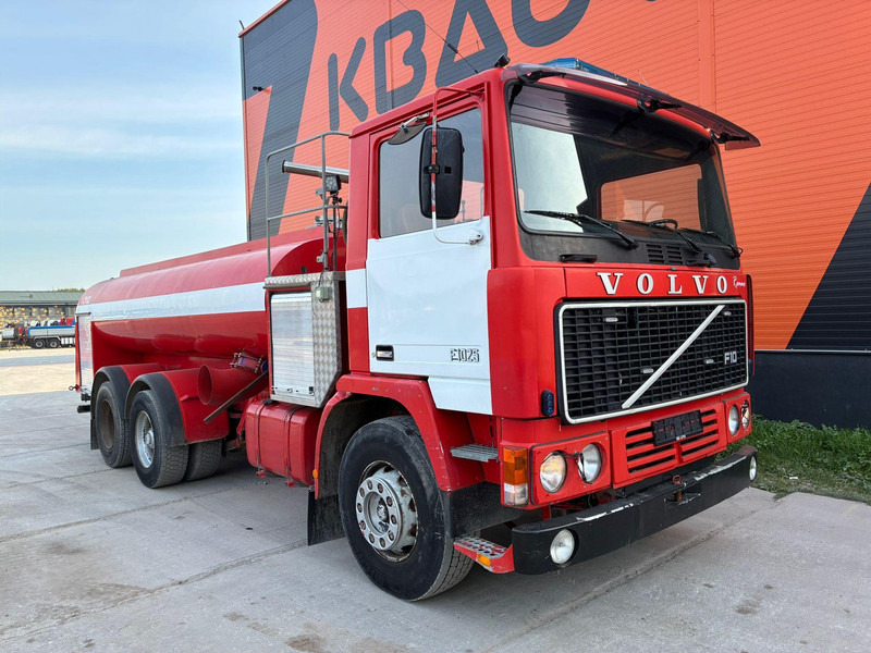 Volvo F 10 6x2 Ruberg / 2700 l/min / tanks 9000 I + 1000 l - Gasilsko vozilo: slika 4 Volvo F 10 6x2 Ruberg / 2700 l/min / tanks 9000 I + 1000 l - Gasilsko vozilo: slika 4