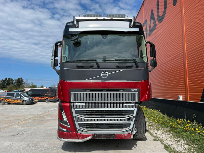 Volvo FH 16 750 8x4/4 DAMAGED ! - Tovornjak za prevoz lesa, Tovornjak z dvigalom: slika 3 Volvo FH 16 750 8x4/4 DAMAGED ! - Tovornjak za prevoz lesa, Tovornjak z dvigalom: slika 3