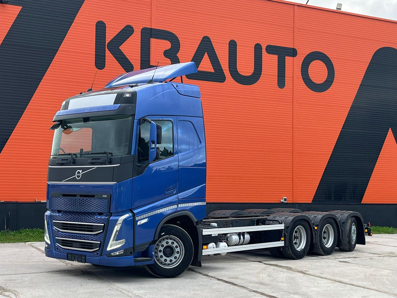 Volvo FH 500 8x4*4 GLOBE XL / RETARDER / CHASSIS L=7589 mm - Tovornjak-šasija: slika 1 Volvo FH 500 8x4*4 GLOBE XL / RETARDER / CHASSIS L=7589 mm - Tovornjak-šasija: slika 1