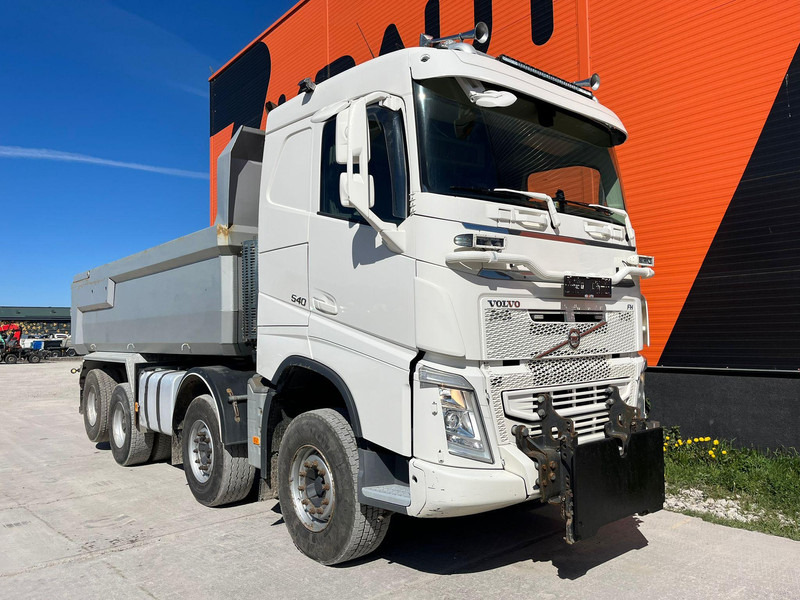 Volvo FH 540 8x4 RETARDER / TANDEM AXLE LIFT / BIG AXLES / BOX L=5704 mm - Tovornjak prekucnik: slika 4 Volvo FH 540 8x4 RETARDER / TANDEM AXLE LIFT / BIG AXLES / BOX L=5704 mm - Tovornjak prekucnik: slika 4