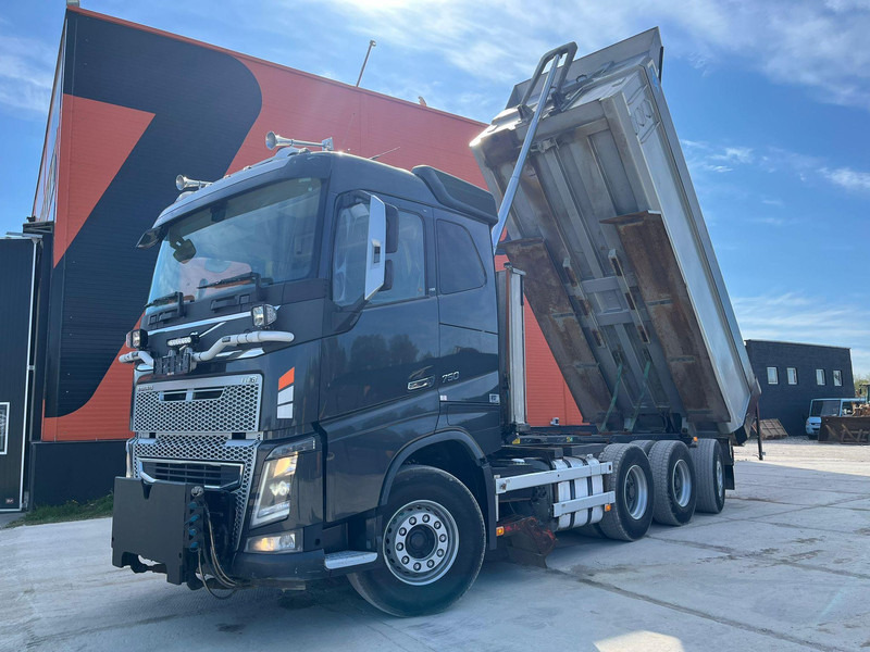 Volvo FH 750 8x4*4 UNDERBODY SCRAPER / RETARDER / BOX L=5940 mm - Tovornjak prekucnik: slika 2 Volvo FH 750 8x4*4 UNDERBODY SCRAPER / RETARDER / BOX L=5940 mm - Tovornjak prekucnik: slika 2
