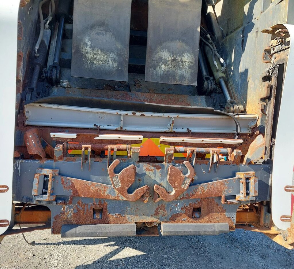 Smetarski tovornjak Scania 94D 300: slika 10