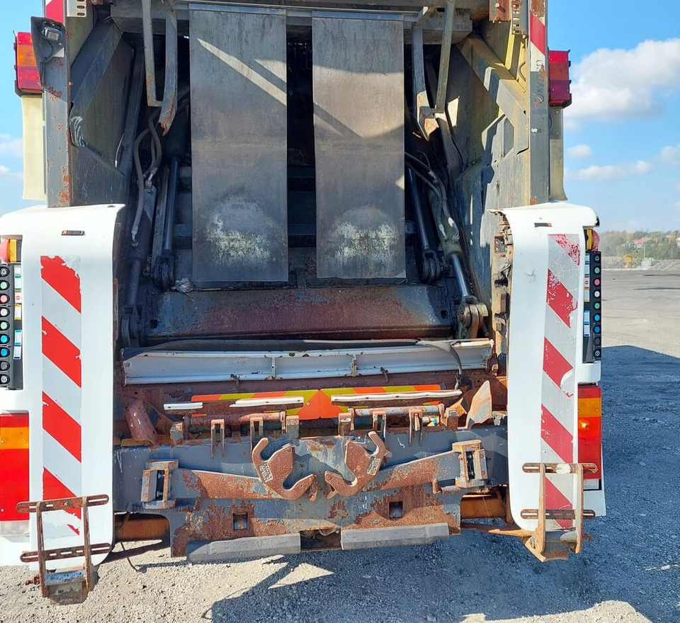 Smetarski tovornjak Scania 94D 300: slika 7