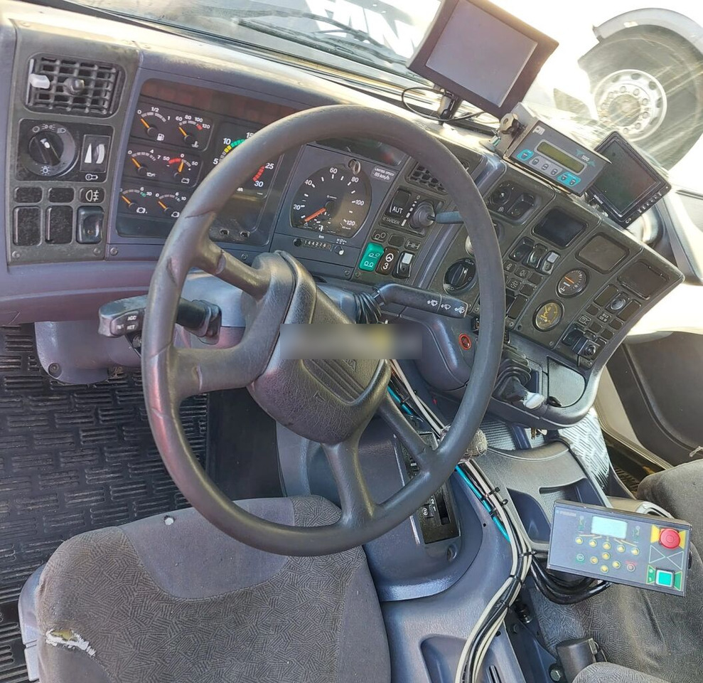 Smetarski tovornjak Scania 94D 300: slika 17