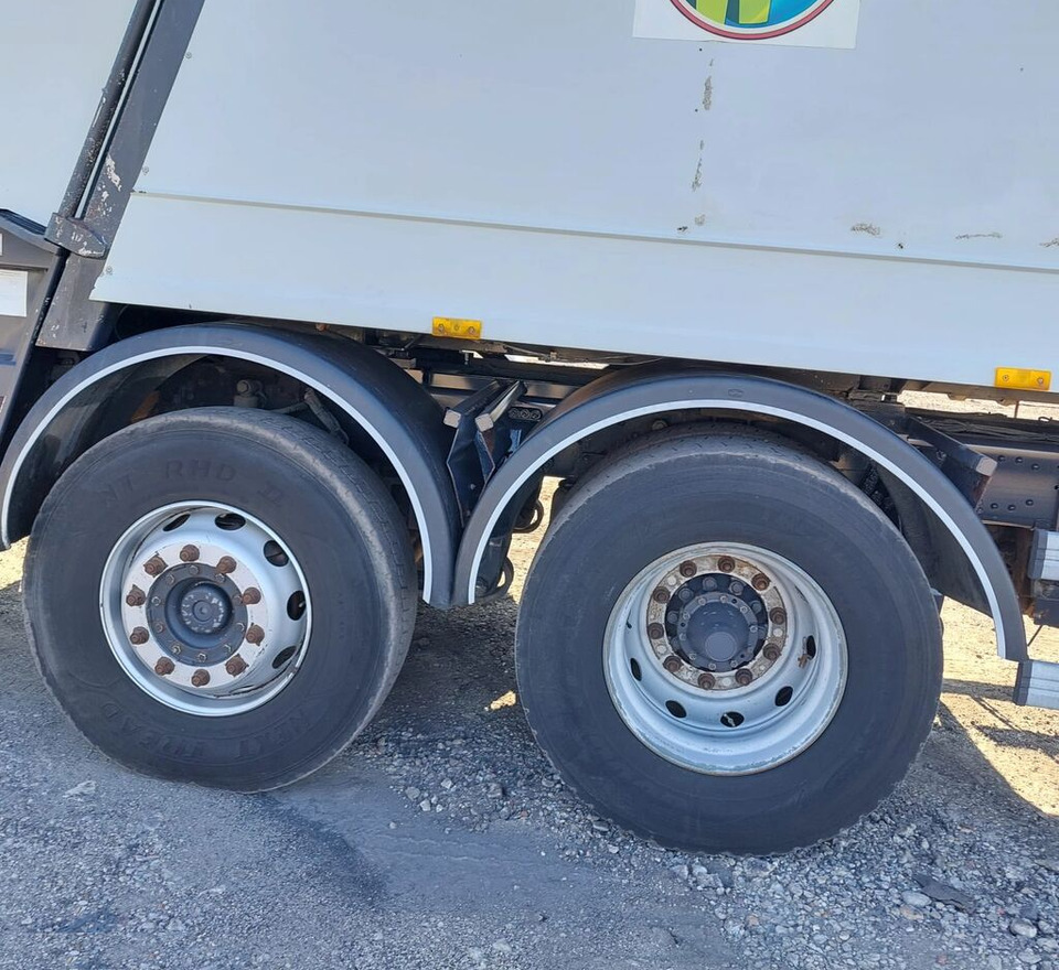 Smetarski tovornjak Scania 94D 300: slika 14