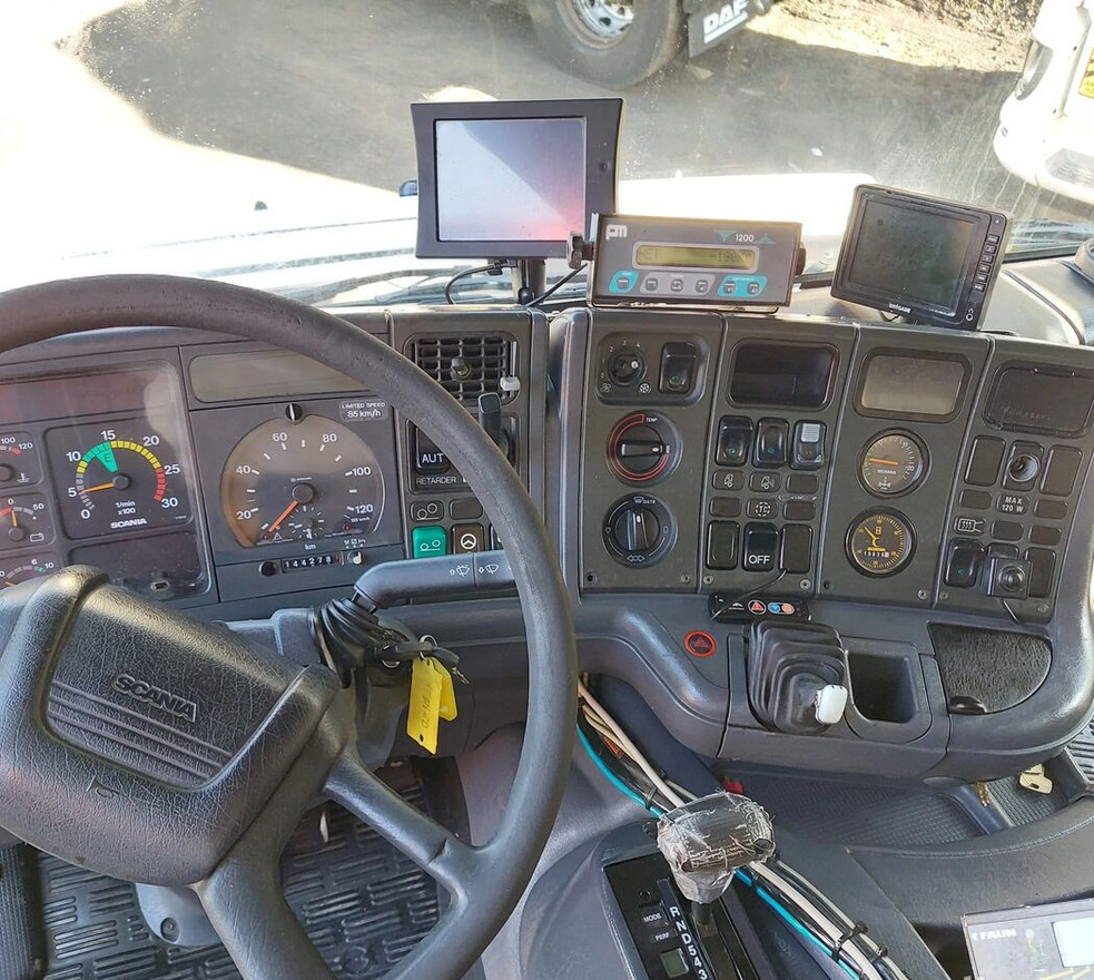 Smetarski tovornjak Scania 94D 300: slika 18