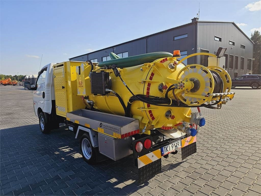 Isuzu Kia on categories B COMBI WUKO FOR DUCT CLEANING 2 - Vakuumski tovornjak: slika 5 Isuzu Kia on categories B COMBI WUKO FOR DUCT CLEANING 2 - Vakuumski tovornjak: slika 5