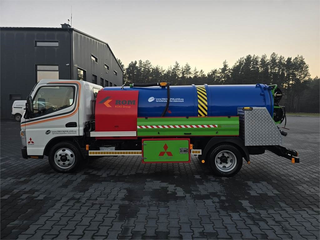 Mitsubishi ROM KOKS SMART COMBI WUKO HOT WATER FOR CLEANING S - Komunalno/ Posebno vozilo: slika 4 Mitsubishi ROM KOKS SMART COMBI WUKO HOT WATER FOR CLEANING S - Komunalno/ Posebno vozilo: slika 4