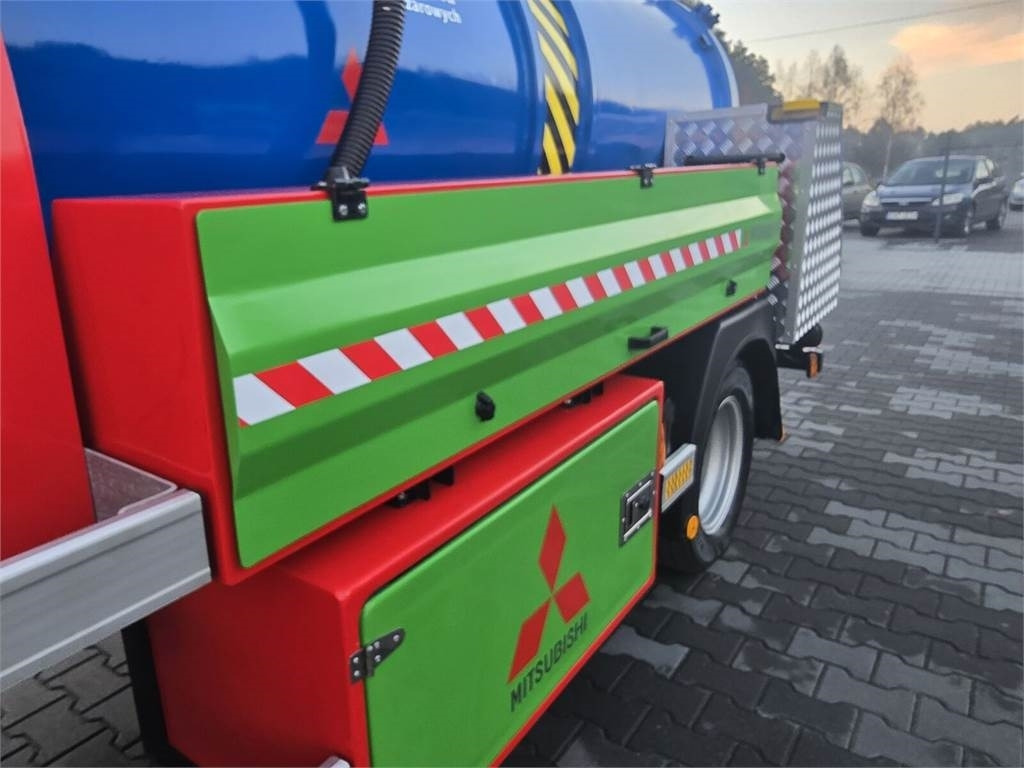 Mitsubishi ROM SMART COMBI WUKO HOT WATER FOR CLEANING SEWAGE - Komunalno/ Posebno vozilo: slika 4 Mitsubishi ROM SMART COMBI WUKO HOT WATER FOR CLEANING SEWAGE - Komunalno/ Posebno vozilo: slika 4