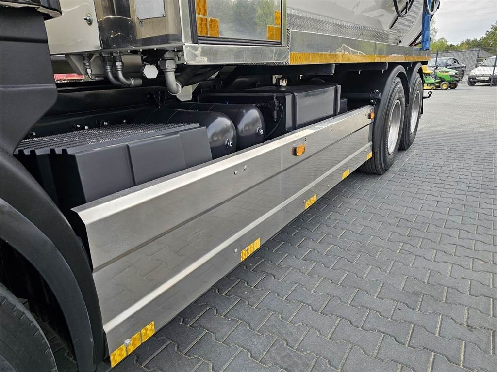 Scania WUKO KAISER EUR-MARK PKL 8.8 FOR COMBI DECK CLEANI - Komunalno/ Posebno vozilo: slika 2 Scania WUKO KAISER EUR-MARK PKL 8.8 FOR COMBI DECK CLEANI - Komunalno/ Posebno vozilo: slika 2