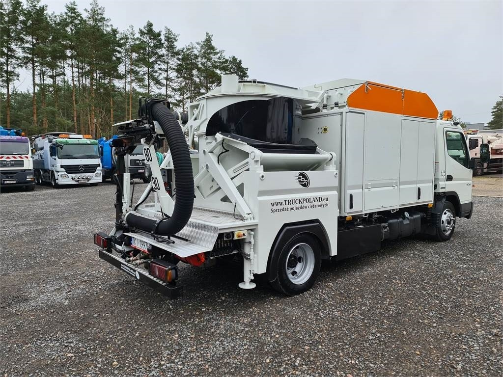 Mitsubishi CANTER odkurzacz koparka ssąca Saugbagger CITY SAU - Vakuumski tovornjak: slika 2 Mitsubishi CANTER odkurzacz koparka ssąca Saugbagger CITY SAU - Vakuumski tovornjak: slika 2