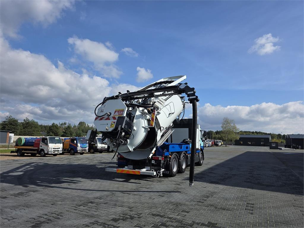Renault 6x4 WUKO RIVARD RECYTLING for collecting liquid wa - Vakuumski tovornjak: slika 1 Renault 6x4 WUKO RIVARD RECYTLING for collecting liquid wa - Vakuumski tovornjak: slika 1