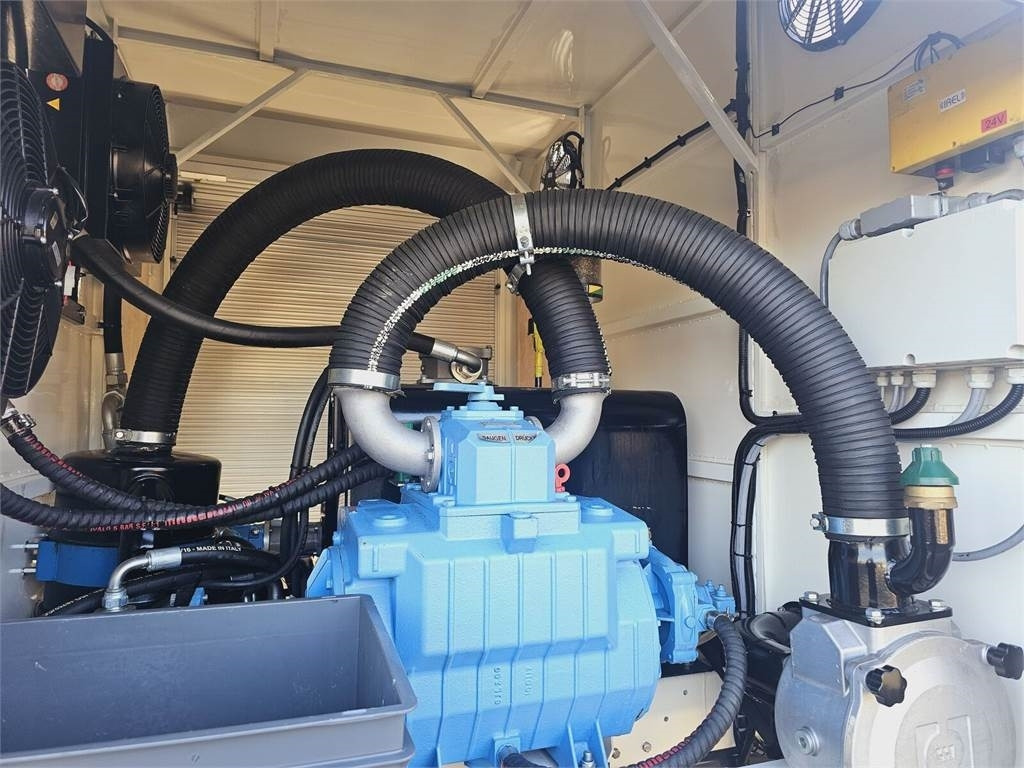 Vakuumski tovornjak Renault GAMA KANRO KOMBI 5000 WUKO FOR CHANNEL CLEANING: slika 12