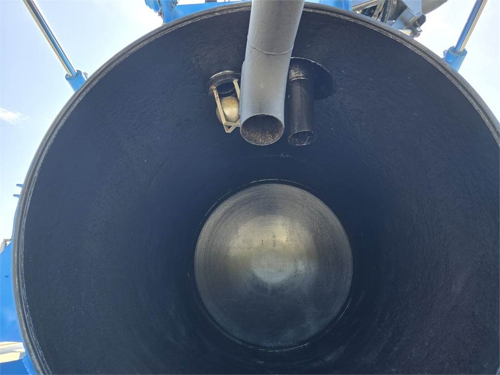 Vakuumski tovornjak Renault WUKO RIVARD for collecting liquid waste: slika 30