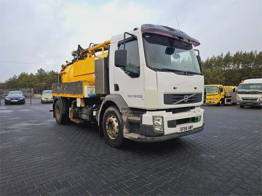 Volvo FULLER TANKERS 2008 WUKO for collecting liquid was - Vakuumski tovornjak: slika 2 Volvo FULLER TANKERS 2008 WUKO for collecting liquid was - Vakuumski tovornjak: slika 2
