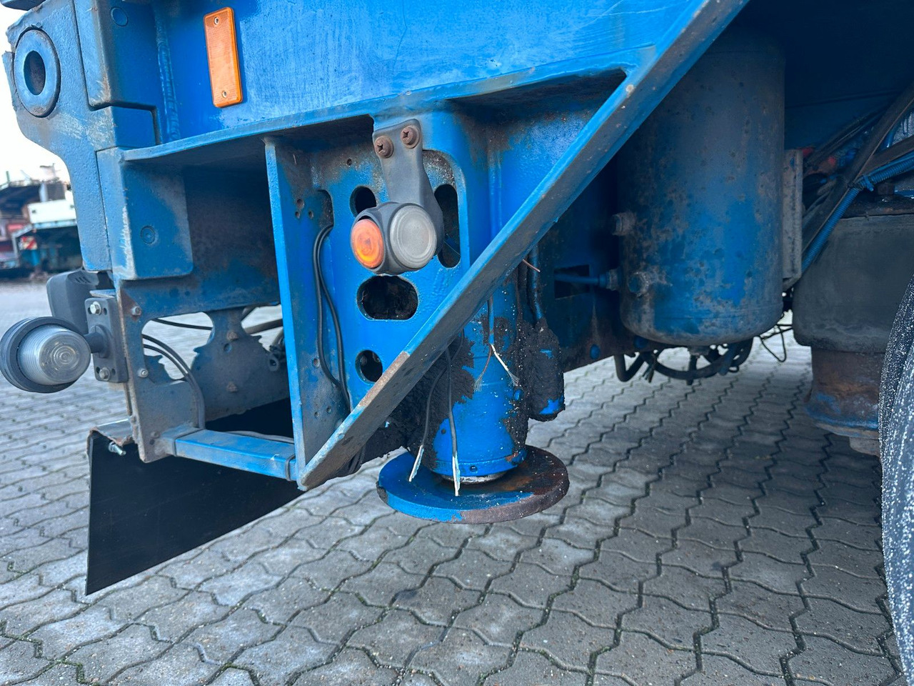 Goldhofer 4 achs tieflader / rampen / 4 x zwangsgelenkt - Nizko noseča polprikolica: slika 3 Goldhofer 4 achs tieflader / rampen / 4 x zwangsgelenkt - Nizko noseča polprikolica: slika 3