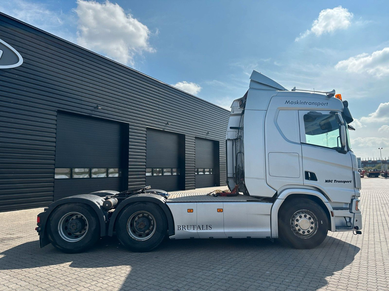 Scania R 730 6x4 Scania R 730 V8 6x4 - Vlačilec: slika 2 Scania R 730 6x4 Scania R 730 V8 6x4 - Vlačilec: slika 2