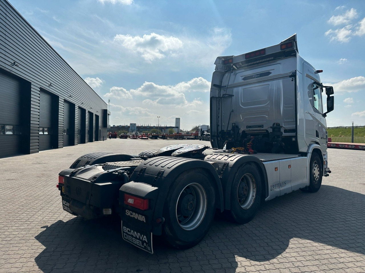 Scania R 730 6x4 Scania R 730 V8 6x4 - Vlačilec: slika 3 Scania R 730 6x4 Scania R 730 V8 6x4 - Vlačilec: slika 3
