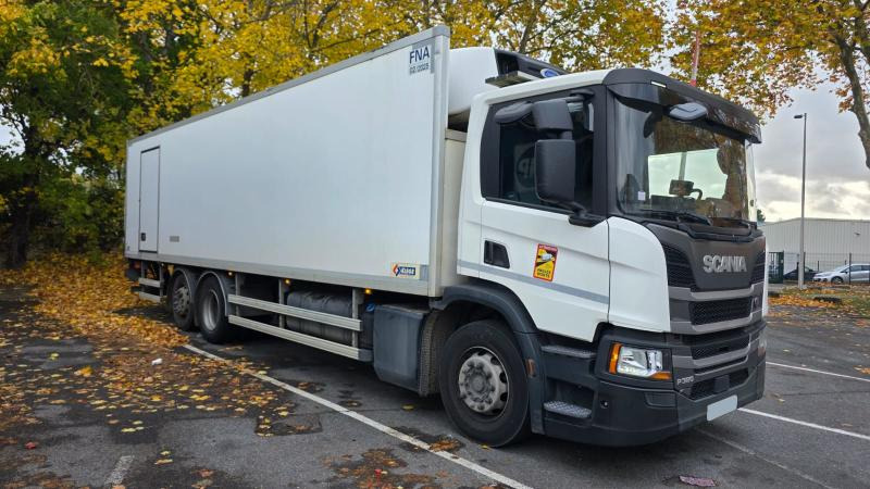 Scania P 320 - Tovornjak hladilnik: slika 1 Scania P 320 - Tovornjak hladilnik: slika 1