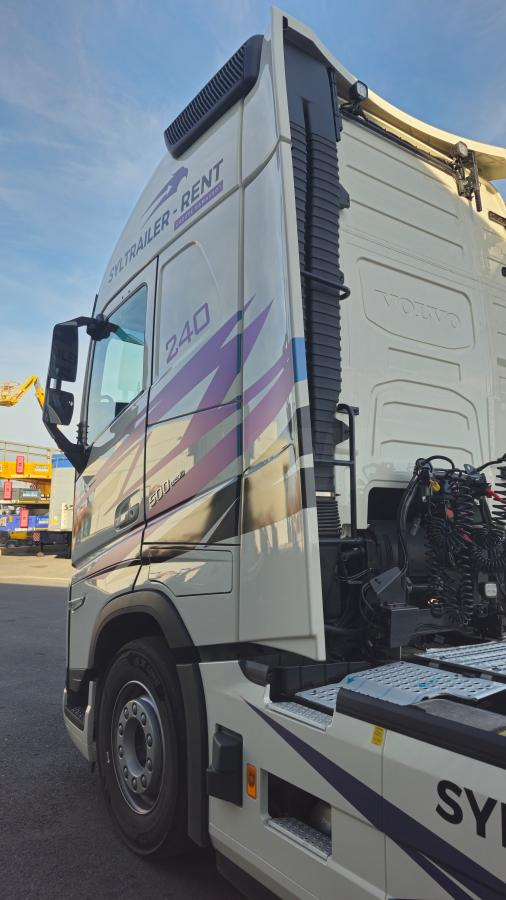 Volvo FH 500 AERO Globetrotter XXL (Location / Rent) - Vlačilec: slika 4 Volvo FH 500 AERO Globetrotter XXL (Location / Rent) - Vlačilec: slika 4