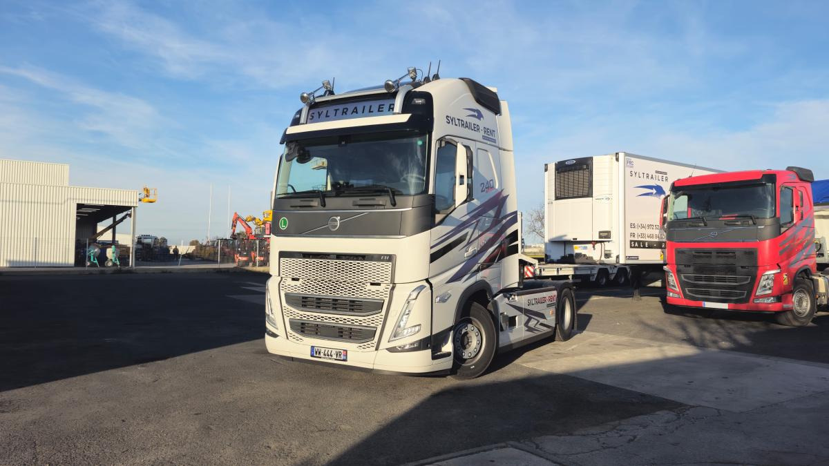 Volvo FH 500 Globetrotter XXL (Location / Rent) - Vlačilec: slika 3 Volvo FH 500 Globetrotter XXL (Location / Rent) - Vlačilec: slika 3