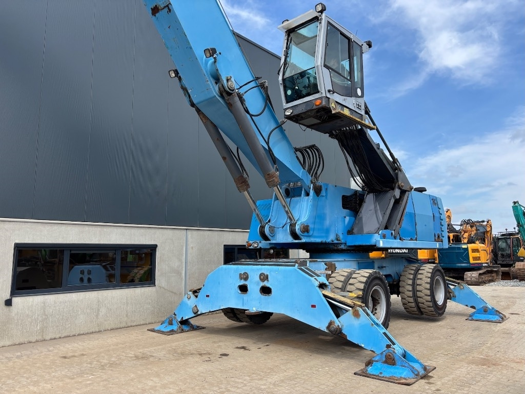 Fuchs MHL 380 - Bager za prekladanje primarnih/ Sekundarnih surovin: slika 5 Fuchs MHL 380 - Bager za prekladanje primarnih/ Sekundarnih surovin: slika 5