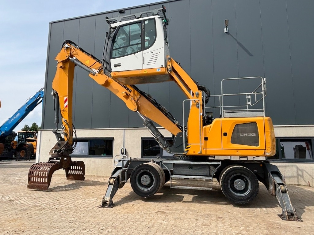 Liebherr LH 22 - LH 24 - LH22 - Bager za prekladanje primarnih/ Sekundarnih surovin: slika 2 Liebherr LH 22 - LH 24 - LH22 - Bager za prekladanje primarnih/ Sekundarnih surovin: slika 2
