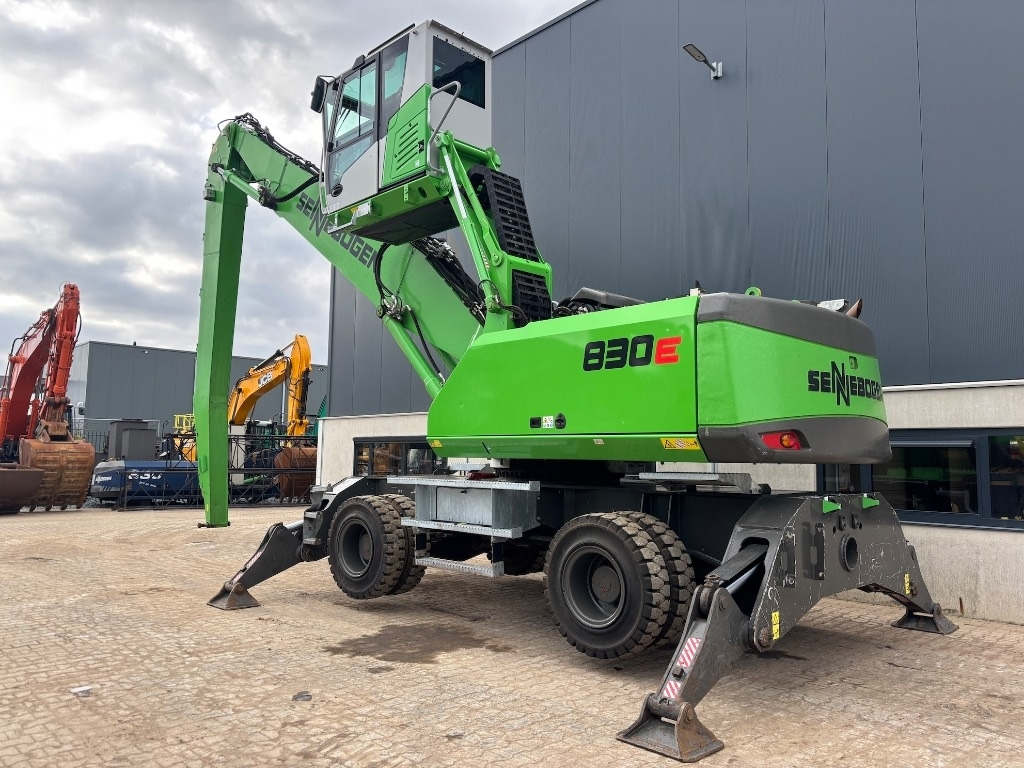 Sennebogen 830 E - 830 E MHD - 830 E M - 830M - 830E - Bager za prekladanje primarnih/ Sekundarnih surovin: slika 2 Sennebogen 830 E - 830 E MHD - 830 E M - 830M - 830E - Bager za prekladanje primarnih/ Sekundarnih surovin: slika 2