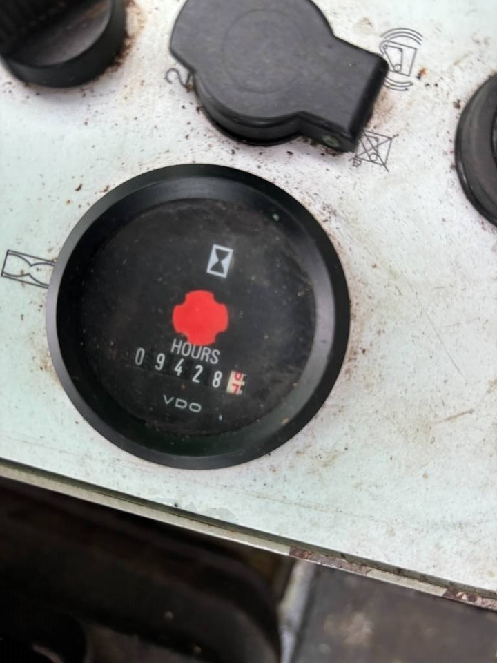 Bager za prekladanje primarnih/ Sekundarnih surovin Sennebogen 835R HD -- Hydr undercarriage -- 835: slika 32