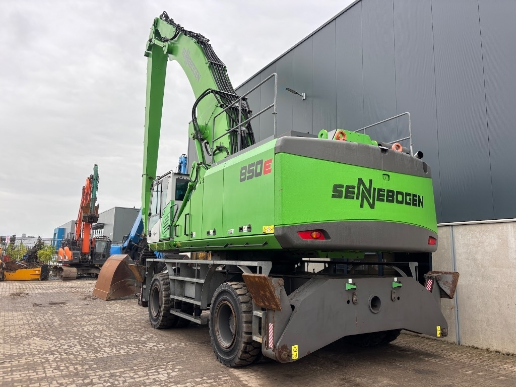 Sennebogen 850 M - 855 M - 870 - 840 - Bager za prekladanje primarnih/ Sekundarnih surovin: slika 4 Sennebogen 850 M - 855 M - 870 - 840 - Bager za prekladanje primarnih/ Sekundarnih surovin: slika 4