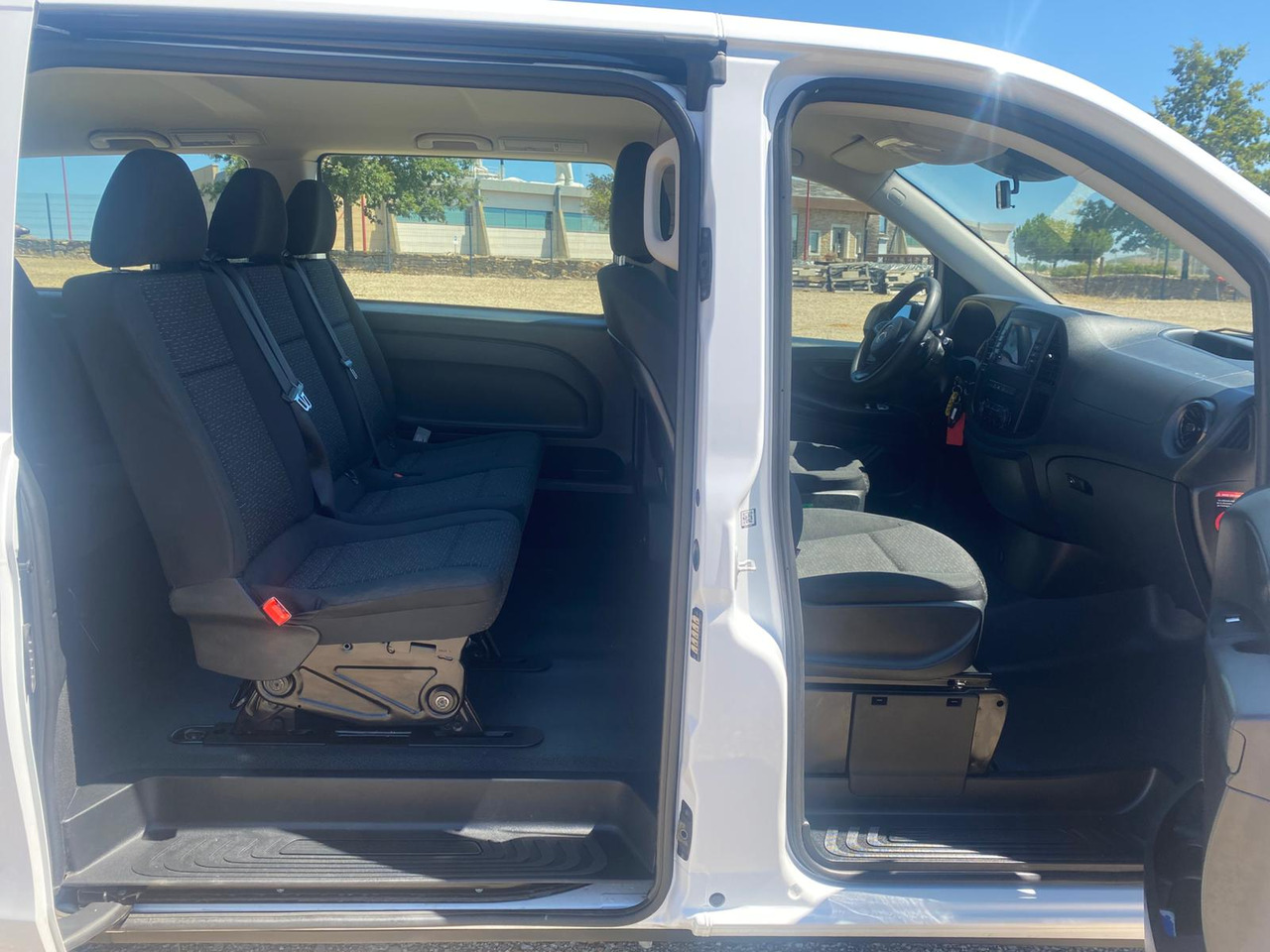 Potniški kombi MERCEDES-BENZ Vito Tourer 114 CDI 136 Long Pro 9G-Tronic 8 Places: slika 8