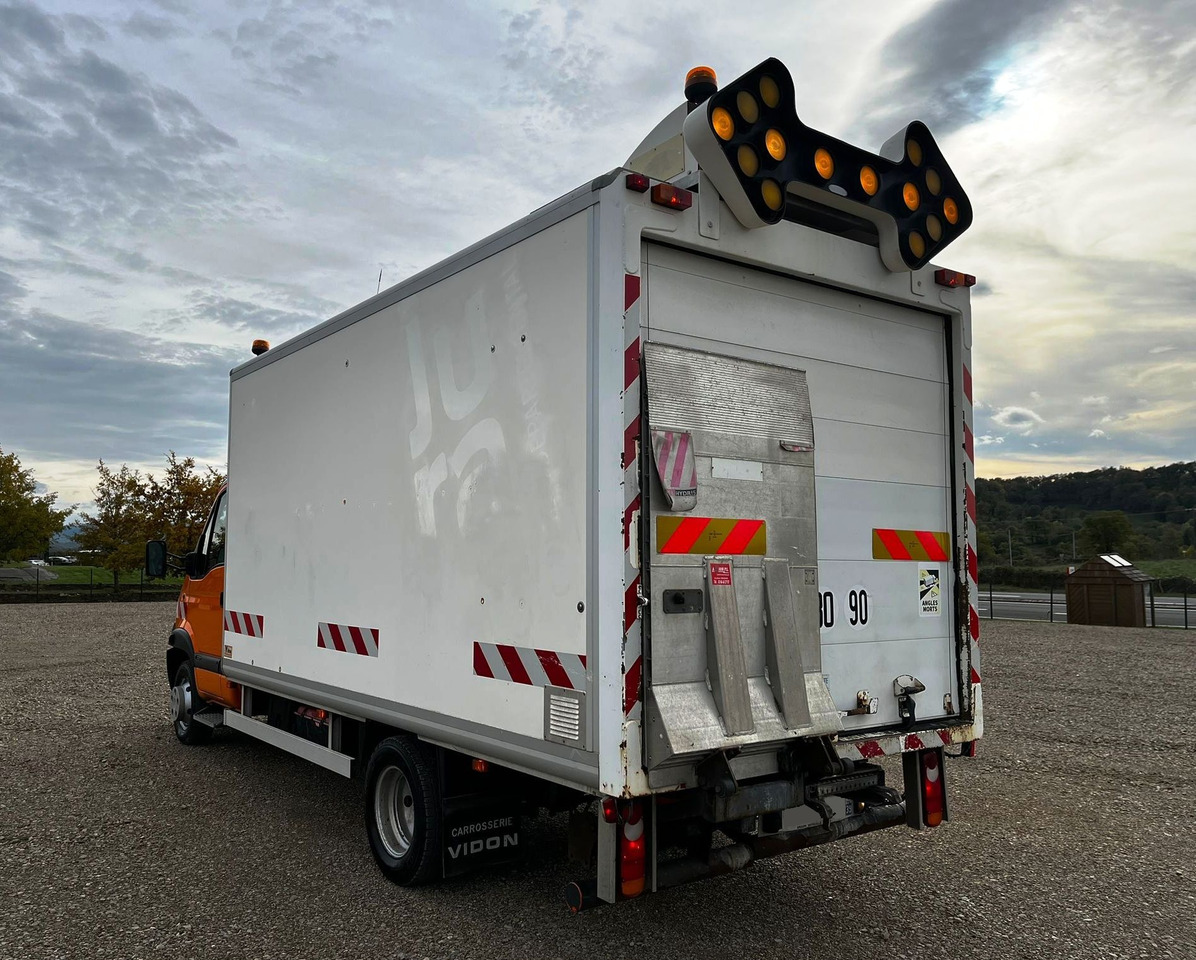 RENAULT Mascott DCI 160 CAISSE + HAYON - Tovornjak zabojnik: slika 3 RENAULT Mascott DCI 160 CAISSE + HAYON - Tovornjak zabojnik: slika 3