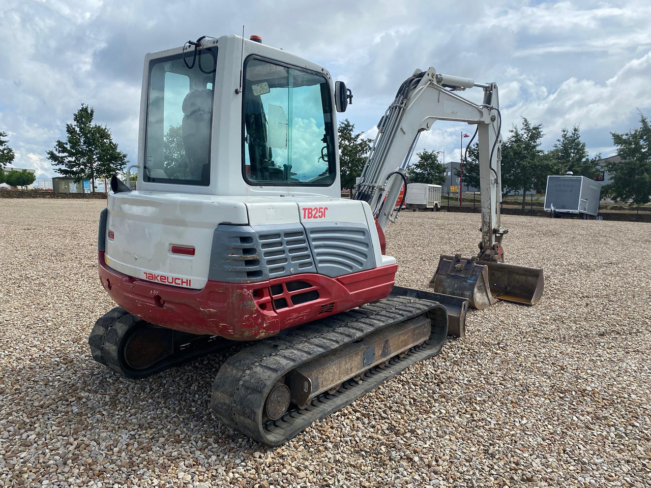 TAKEUCHI TB 250 - Bager goseničar: slika 3 TAKEUCHI TB 250 - Bager goseničar: slika 3