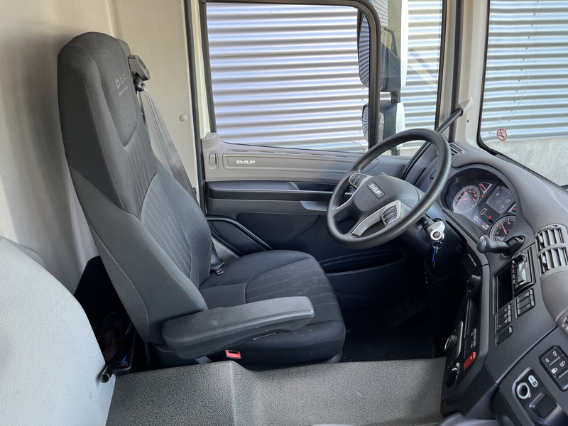 DAF CF 260 FA / 18 Ton / 67 dkm / Box / Laadklep / APK 07-25 - Tovornjak zabojnik: slika 3 DAF CF 260 FA / 18 Ton / 67 dkm / Box / Laadklep / APK 07-25 - Tovornjak zabojnik: slika 3