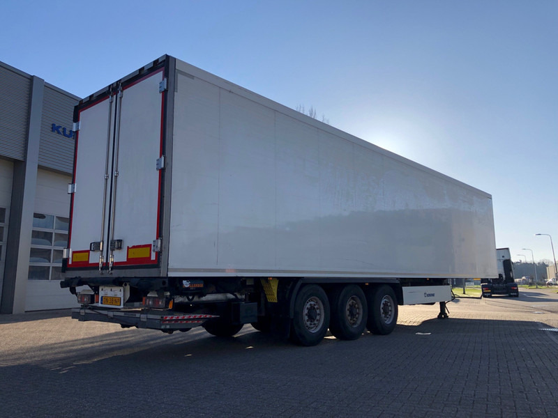 Krone Koeloplegger / Carrier Vector / Liftas / Bloemen / Laadlift / APK-TUV 11-25 - Polprikolica hladilnik: slika 2 Krone Koeloplegger / Carrier Vector / Liftas / Bloemen / Laadlift / APK-TUV 11-25 - Polprikolica hladilnik: slika 2