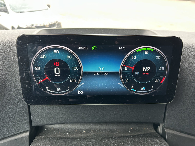 Mercedes-Benz Actros 2124 / Carrier Koeler -30 gr / Cheraeu / Laadklep / APK 11-26 - Tovornjak hladilnik: slika 4 Mercedes-Benz Actros 2124 / Carrier Koeler -30 gr / Cheraeu / Laadklep / APK 11-26 - Tovornjak hladilnik: slika 4