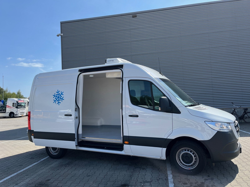 Mercedes-Benz Sprinter 317 1.9 CDI H2 L2 / NIEUW ! / 2024 Kenteken / Thermo King Koeler - Hladilno vozilo: slika 3 Mercedes-Benz Sprinter 317 1.9 CDI H2 L2 / NIEUW ! / 2024 Kenteken / Thermo King Koeler - Hladilno vozilo: slika 3