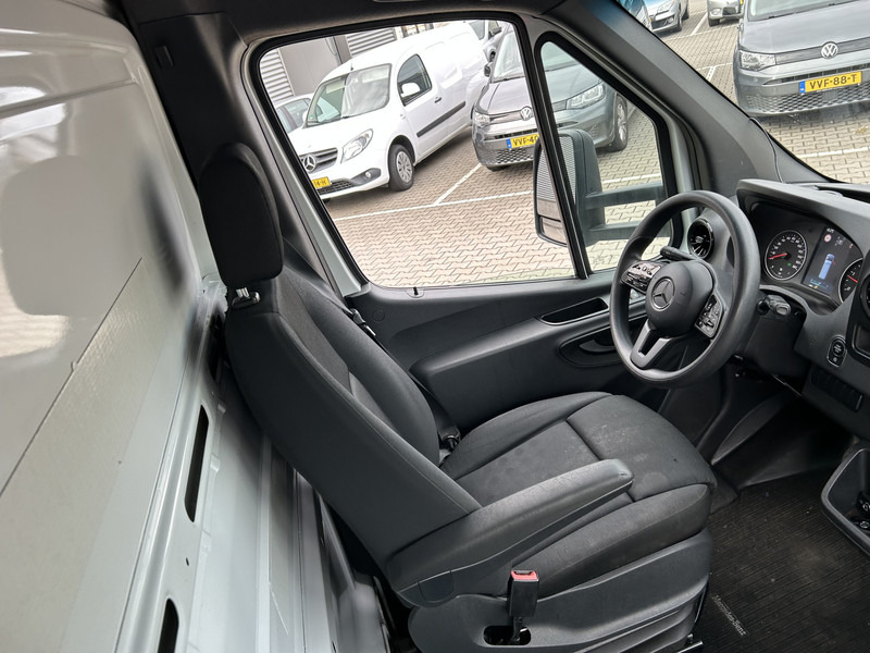 Mercedes-Benz Sprinter 515 1.9 CDI / Box Damage - Schade / Loadlift / APK TUV 04-26 - Dostavno vozilo z zabojnikom: slika 3 Mercedes-Benz Sprinter 515 1.9 CDI / Box Damage - Schade / Loadlift / APK TUV 04-26 - Dostavno vozilo z zabojnikom: slika 3