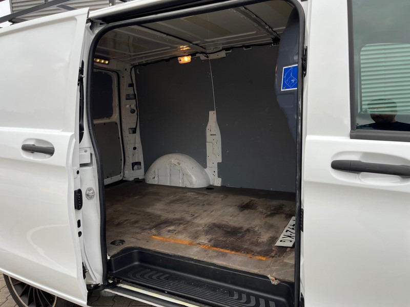 Mercedes-Benz Vito 111 CDI Lang / Business Professional Plus / / Imperial / Towbar - Mali kombi: slika 4 Mercedes-Benz Vito 111 CDI Lang / Business Professional Plus / / Imperial / Towbar - Mali kombi: slika 4