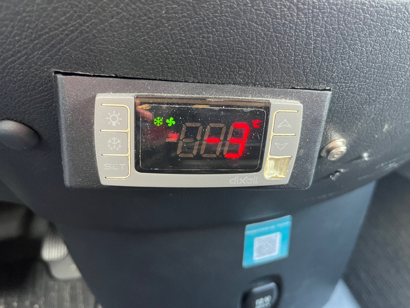Mercedes-Benz Vito / 114 CDI / L2H1 / Frigo / gekoelde laadbak / APK-TUV 05-26 - Mali kombi: slika 5 Mercedes-Benz Vito / 114 CDI / L2H1 / Frigo / gekoelde laadbak / APK-TUV 05-26 - Mali kombi: slika 5