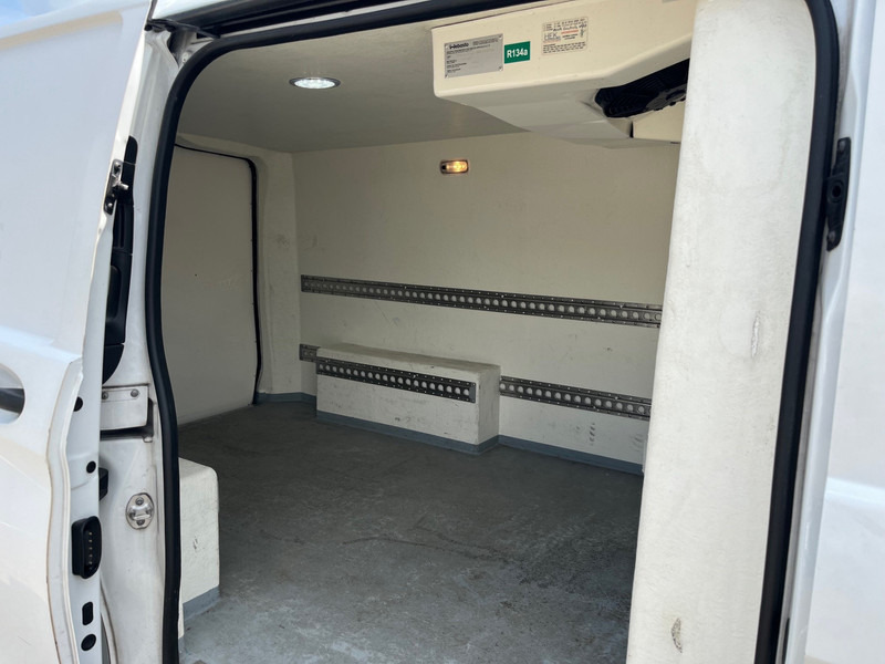 Mercedes-Benz Vito / 114 CDI / L2H1 / Frigo / gekoelde laadbak / APK-TUV 05-26 - Mali kombi: slika 4 Mercedes-Benz Vito / 114 CDI / L2H1 / Frigo / gekoelde laadbak / APK-TUV 05-26 - Mali kombi: slika 4