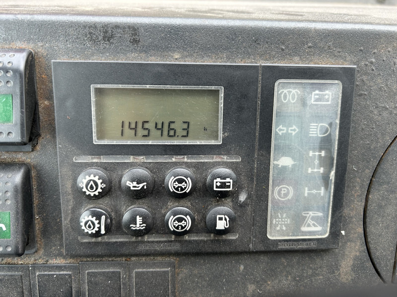 Terberg YT 180 / BDF Umsetzer / Wechselhubwagen / Terminal Truck / Mercedes Motor - Kontejnerski tovornjak/ Tovornjak z zamenljivim tovoriščem: slika 4 Terberg YT 180 / BDF Umsetzer / Wechselhubwagen / Terminal Truck / Mercedes Motor - Kontejnerski tovornjak/ Tovornjak z zamenljivim tovoriščem: slika 4