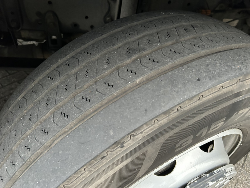 Vlačilec MAN TGX 18.470 GX / Retarder / New Tacho V2 / 2 Tanks / APK TUV 01-27: slika 14 Vlačilec MAN TGX 18.470 GX / Retarder / New Tacho V2 / 2 Tanks / APK TUV 01-27: slika 14