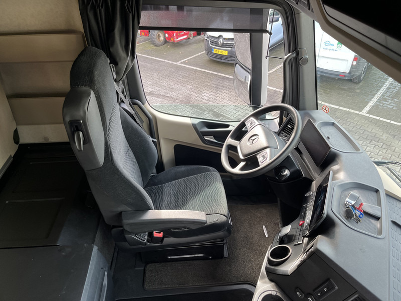 Mercedes-Benz Actros 1842 Gigaspace / 298 km / Full Spoiler / NL truck - Vlačilec: slika 3 Mercedes-Benz Actros 1842 Gigaspace / 298 km / Full Spoiler / NL truck - Vlačilec: slika 3