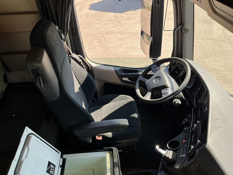 Mercedes-Benz Actros 1842 Streamspace / 873 dkm / 2 Tanks / NL Truck - Vlačilec: slika 3 Mercedes-Benz Actros 1842 Streamspace / 873 dkm / 2 Tanks / NL Truck - Vlačilec: slika 3
