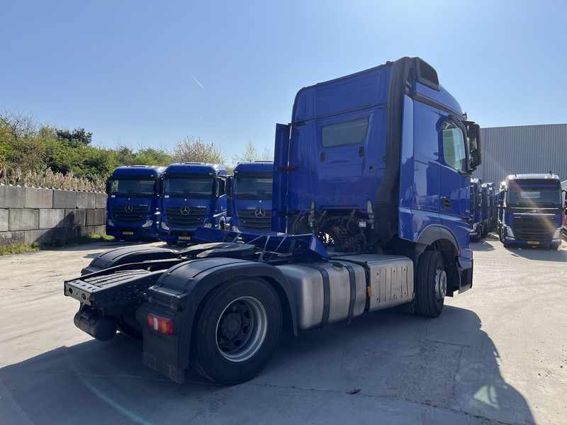 Mercedes-Benz Actros 1842 Streamspace / 945 dkm / 2 Tanks / NL Truck / 6x in stock - Vlačilec: slika 2 Mercedes-Benz Actros 1842 Streamspace / 945 dkm / 2 Tanks / NL Truck / 6x in stock - Vlačilec: slika 2