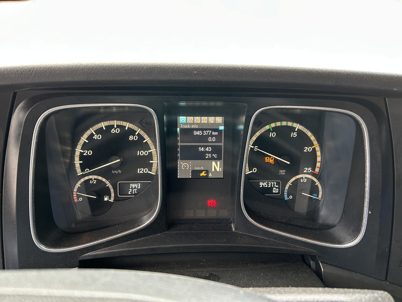 Mercedes-Benz Actros 1842 Streamspace / 945 dkm / 2 Tanks / NL Truck - Vlačilec: slika 4 Mercedes-Benz Actros 1842 Streamspace / 945 dkm / 2 Tanks / NL Truck - Vlačilec: slika 4