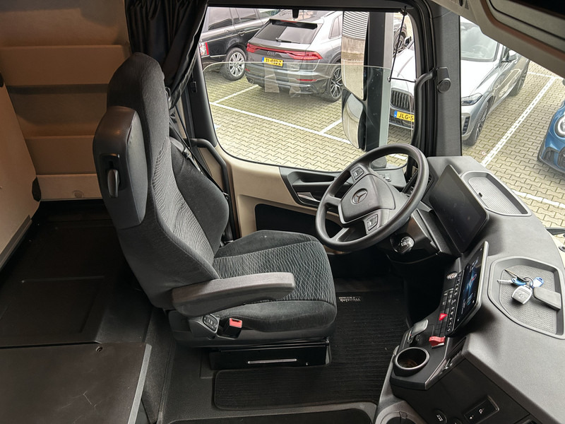 Mercedes-Benz Actros 1845 Gigaspace / Tacho V2 / Blower - PTO / Stand Airco / APK 04-26 - Vlačilec: slika 3 Mercedes-Benz Actros 1845 Gigaspace / Tacho V2 / Blower - PTO / Stand Airco / APK 04-26 - Vlačilec: slika 3