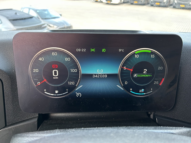 Mercedes-Benz Actros 1845 Gigaspace / Tacho V2 / Blower - PTO / Stand Airco / APK 04-26 - Vlačilec: slika 4 Mercedes-Benz Actros 1845 Gigaspace / Tacho V2 / Blower - PTO / Stand Airco / APK 04-26 - Vlačilec: slika 4