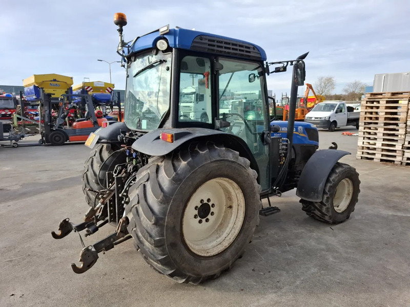 New Holland T4.95 T4.95LP - Traktor: slika 2 New Holland T4.95 T4.95LP - Traktor: slika 2